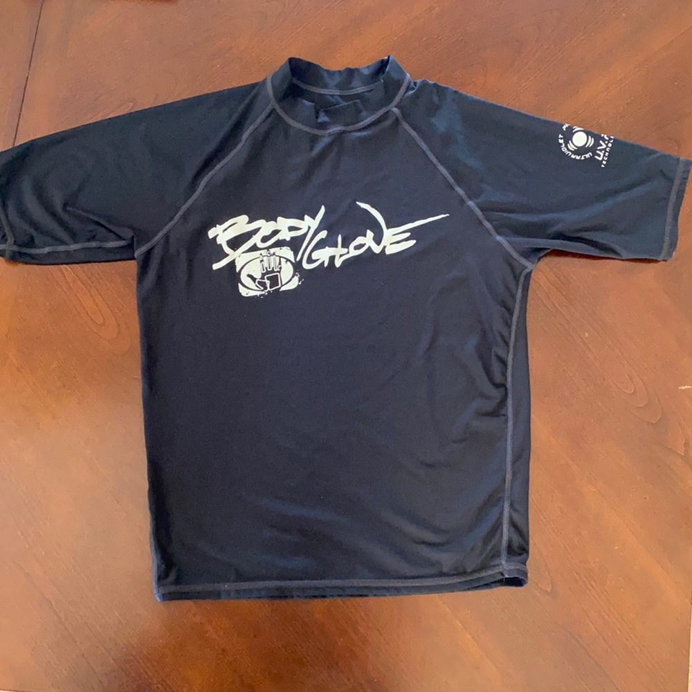 Body Glove rash guard